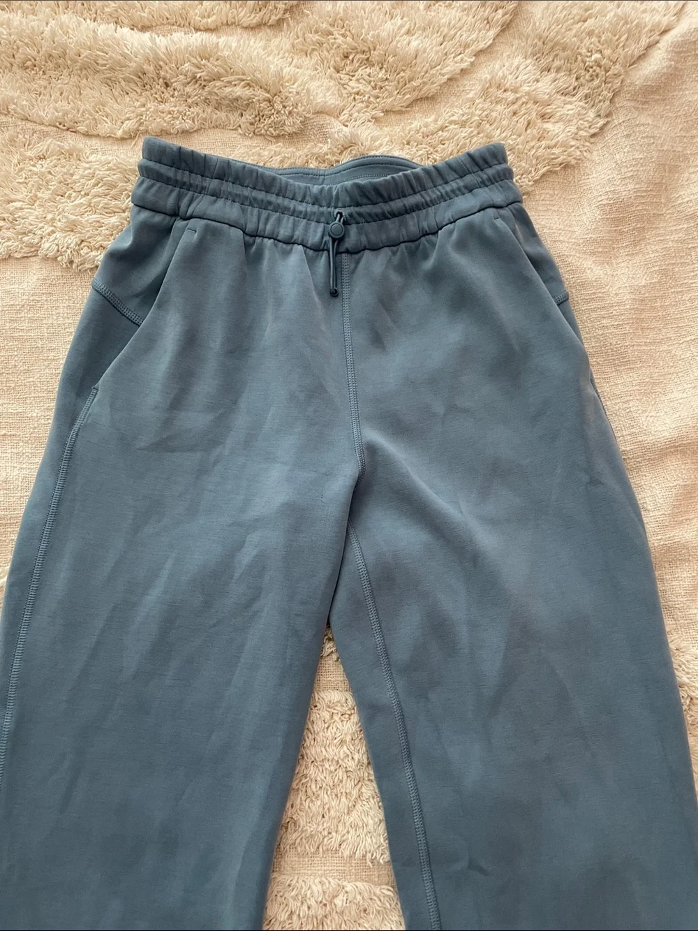 lululemon athletica nwot softstreme cropped high rise utility blue size 2